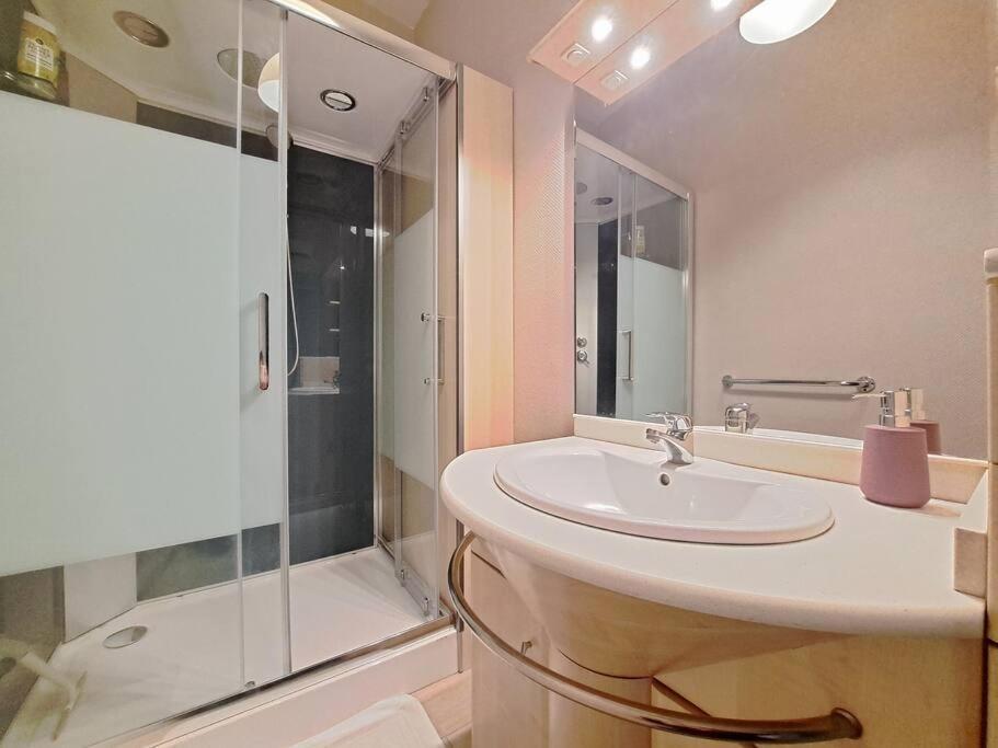 Perth, Bel Appartement Lumineux Reims Eksteriør bilde